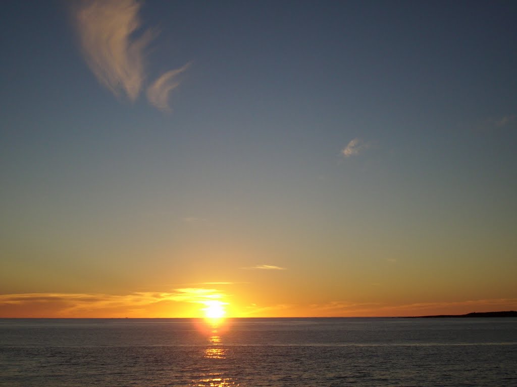 Atardecer desde el muelle, Punta del este by fabian.uy