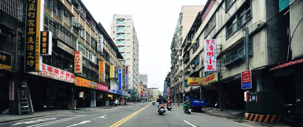 New Taipei, Banqiao District, New Taipei City, Taiwan by jcchung168