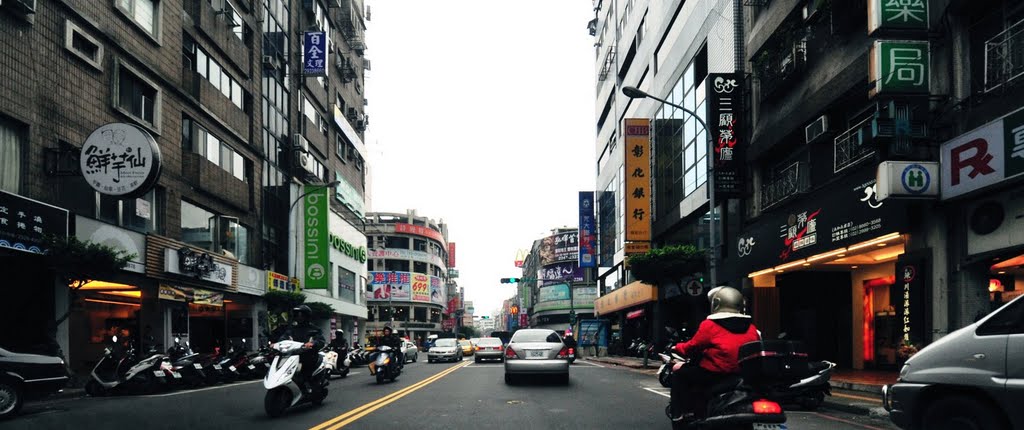 New Taipei, Banqiao District, New Taipei City, Taiwan by ImagingCity10