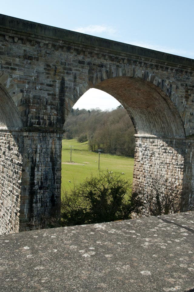 Chirk railway viaduct from Chirk Aqueduct, Llangollen Canal by hilofoz