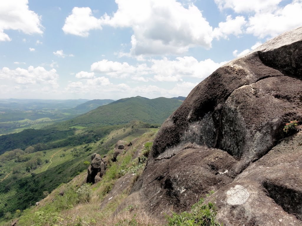 Poços de Caldas - Pico do Urubu by Marcelo Brolo