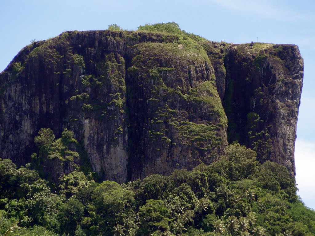 Deketik Causeway, Kolonia, Pohnpei, Federated States of Micronesia by radekpergl