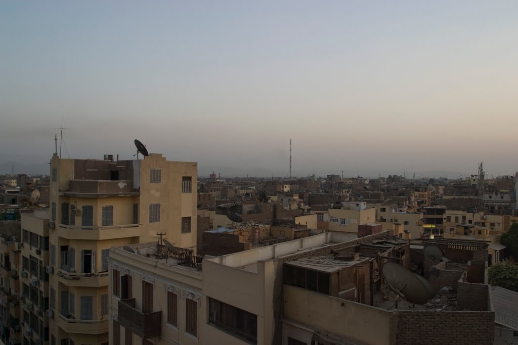 The roof tops of Luxor from the Emilio Hotel by davew@tidza