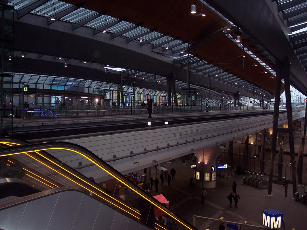 Station Amsterdam Bijlmer ArenA van Arcadis Architecten (Jan van Belkum) i.s.m. het Britse Grimshaw Architects. by Hans R. van der Woud…