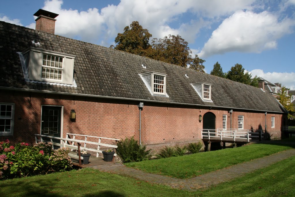 Historische gebouwen nabij het slot, Zeist. by Carl030nl