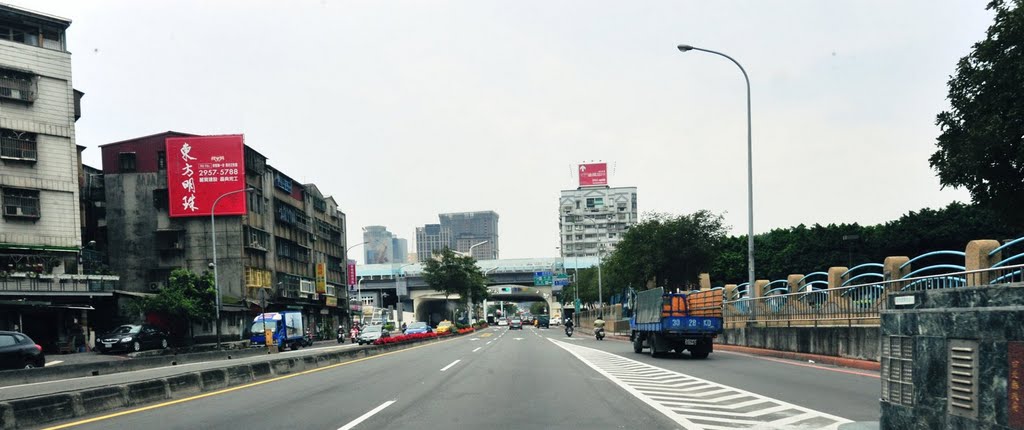 New Taipei, Banqiao District, New Taipei City, Taiwan by ImagingTaipei