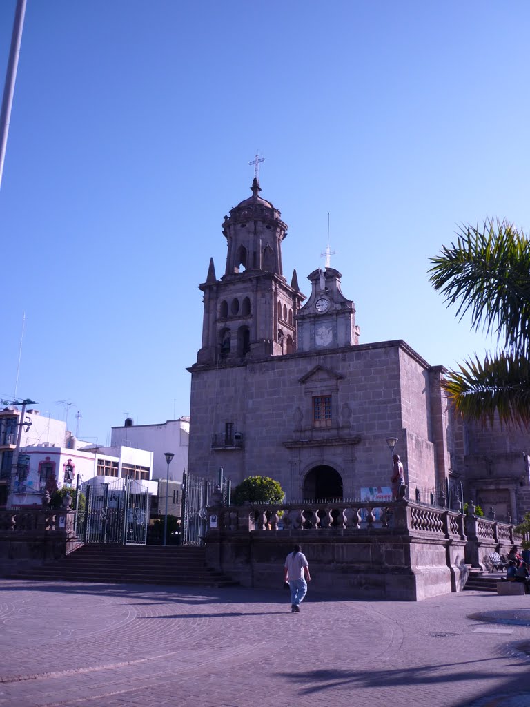 Templo en Zapotlanejo by Luis Carlos Flores Quintero