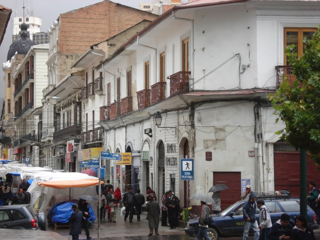 La Paz, Bolivia by Rolando Canessa