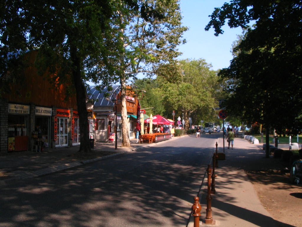 Siófok, utca részlet by János Horváth (renau…