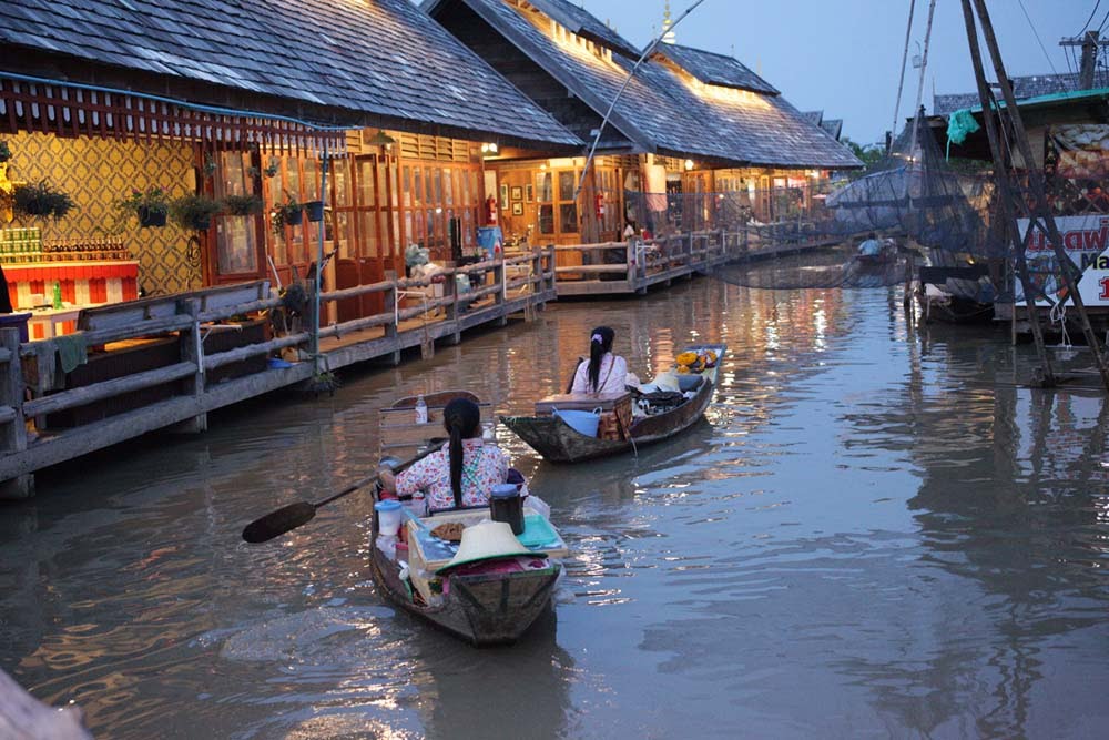 Na Kluea, Bang Lamung District, Chon Buri, Thailand by Alexey Merzlikin