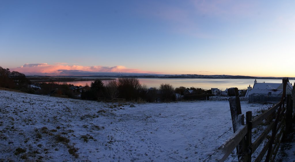 Cold sunset over the Forth by Remy Pascal