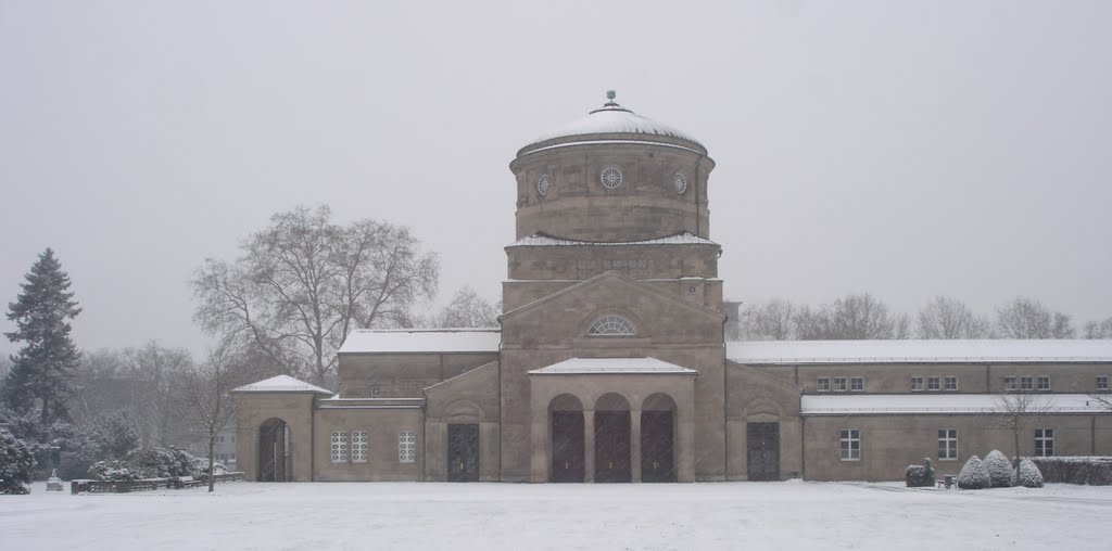 Frankfurt am Main, Trauerhalle Hauptfriedhof by lilastone