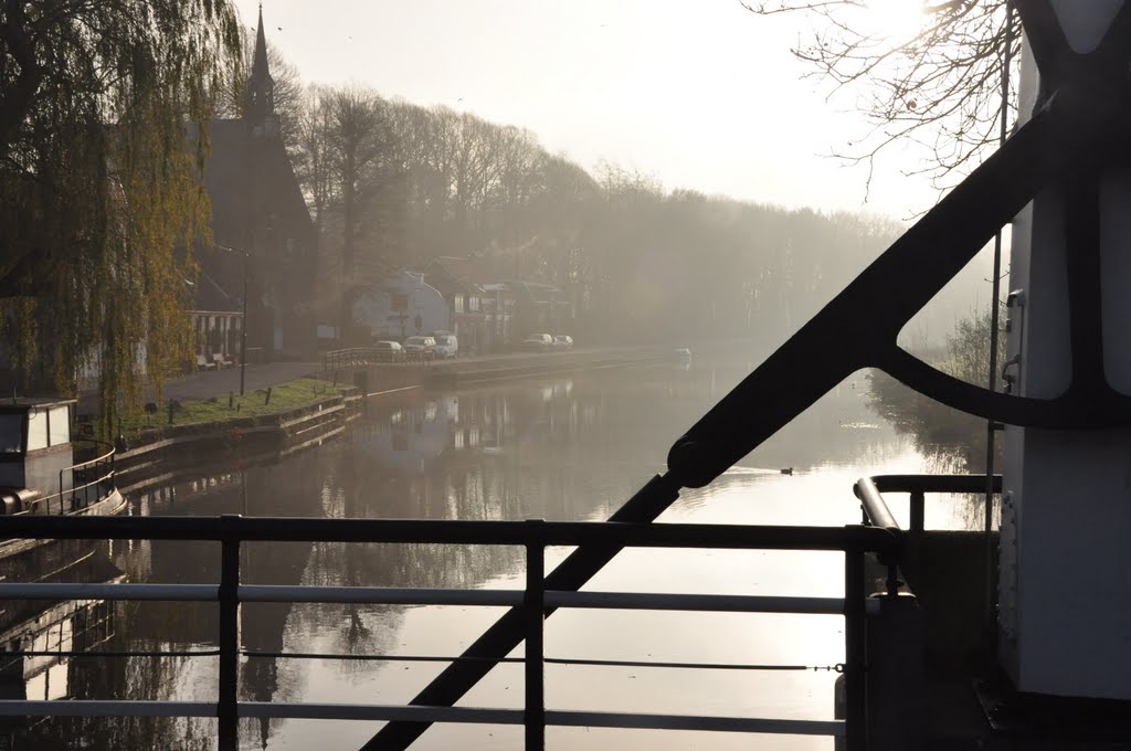 Brug in Oud Zuylen by F. van den Brink