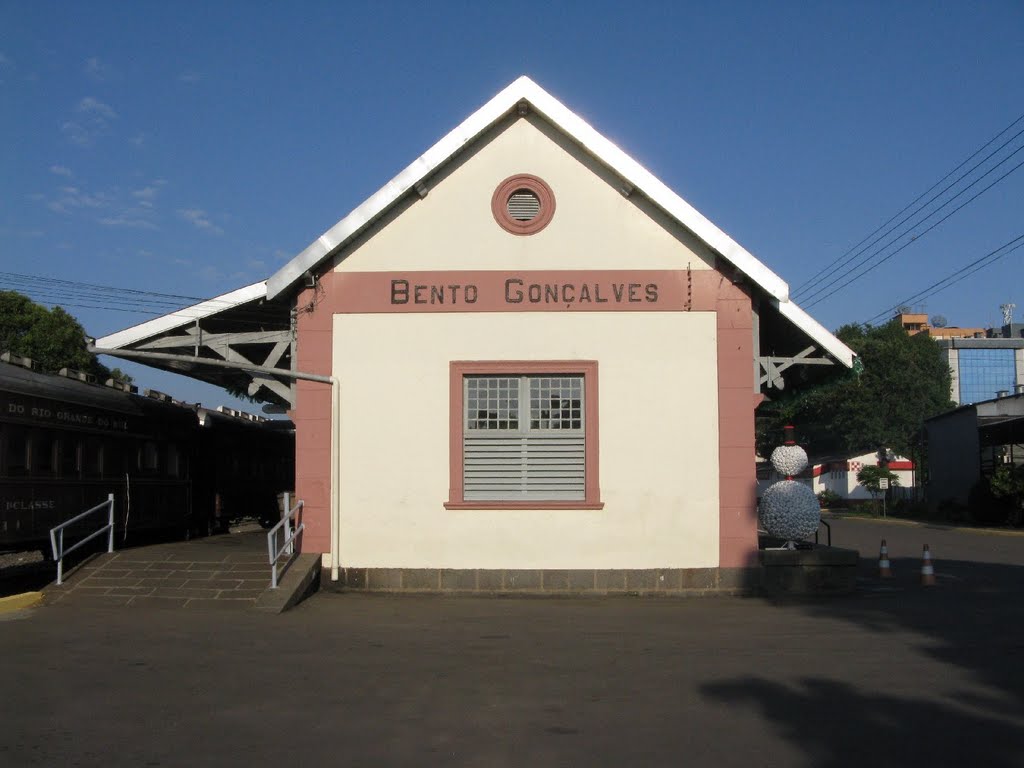 Estação Bento Gonçalves by Mariano Viveiros