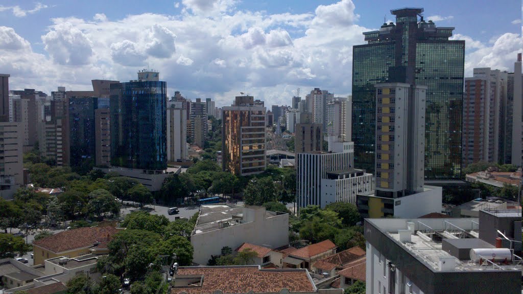 Vista do cruzamento da Av. Afonso Pena c/ Av. Brasil by dmaia