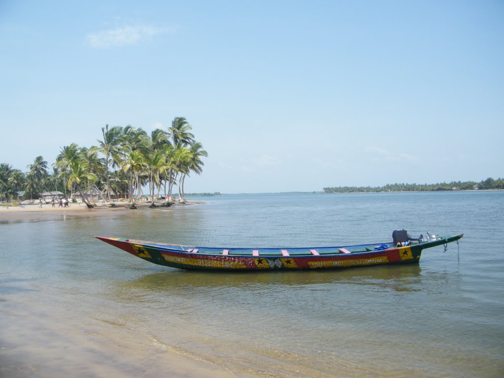 Ada Foah beach by stedor