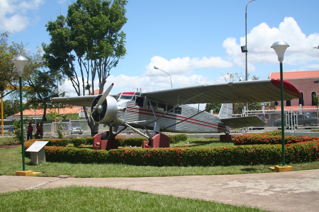 Jimmy Angel's Plane, Bolivar Cuidad Airport, Venezuela by Bob Shuttleworth