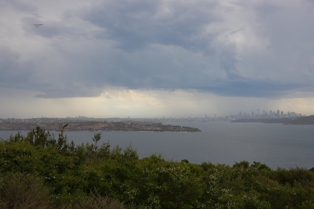 Heavy rain over Sydney by hubert.zumbach