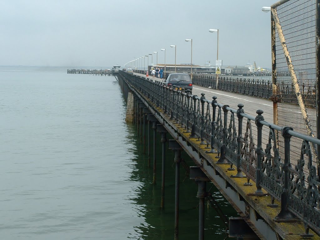 Ryde Pier by Marcello Pennacchio