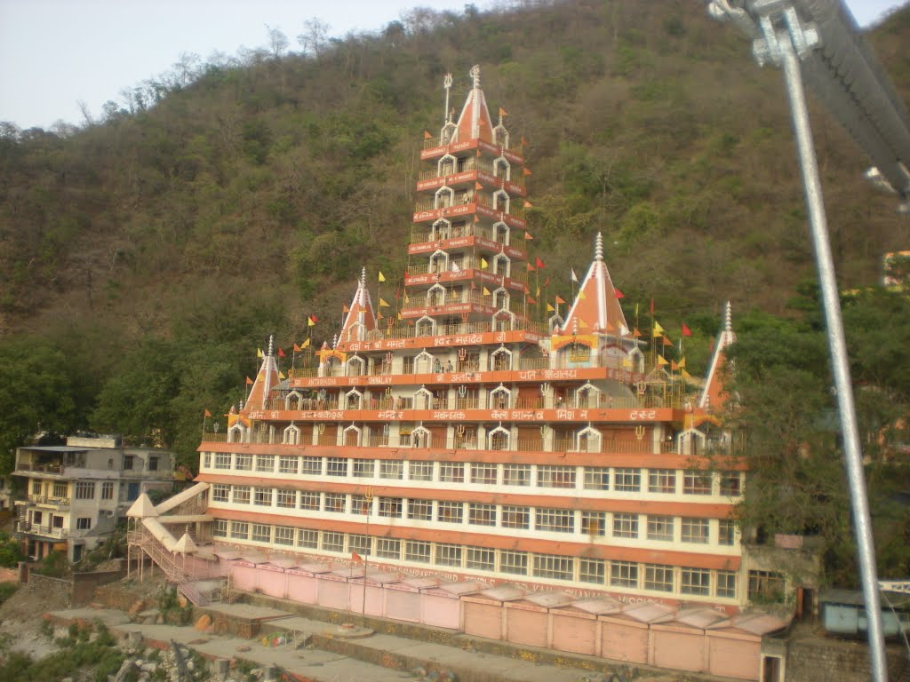 A Boat type temple TRAYAMBARISHWAR in Rishikesh, UK by naveen  sharma