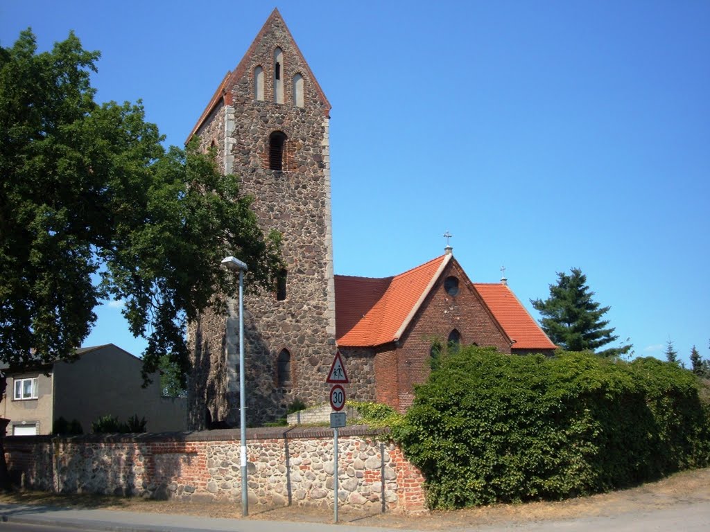 Kirche in Krummensee by Wolfgang Becker