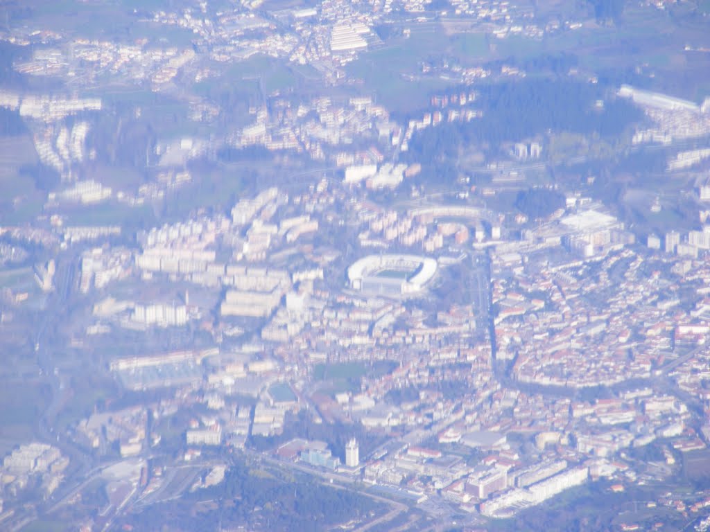 Guimarães (vista aérea) by falcão peregrino