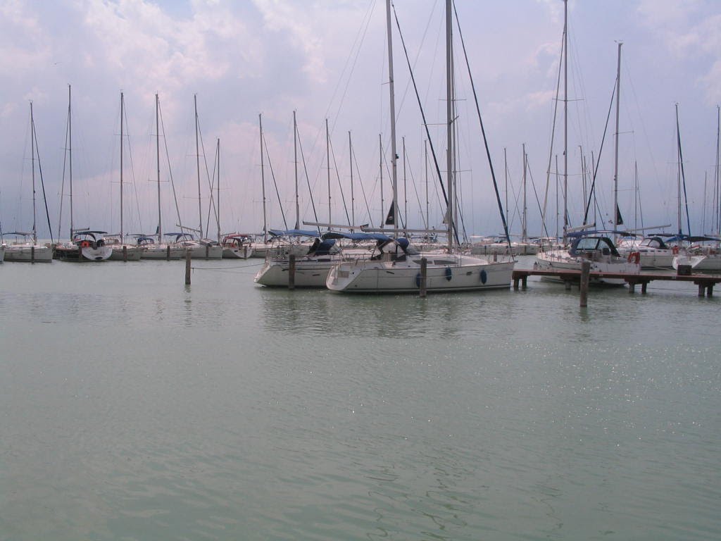 Balatonkenese, vitorlás kikötő by János Horváth (renau…