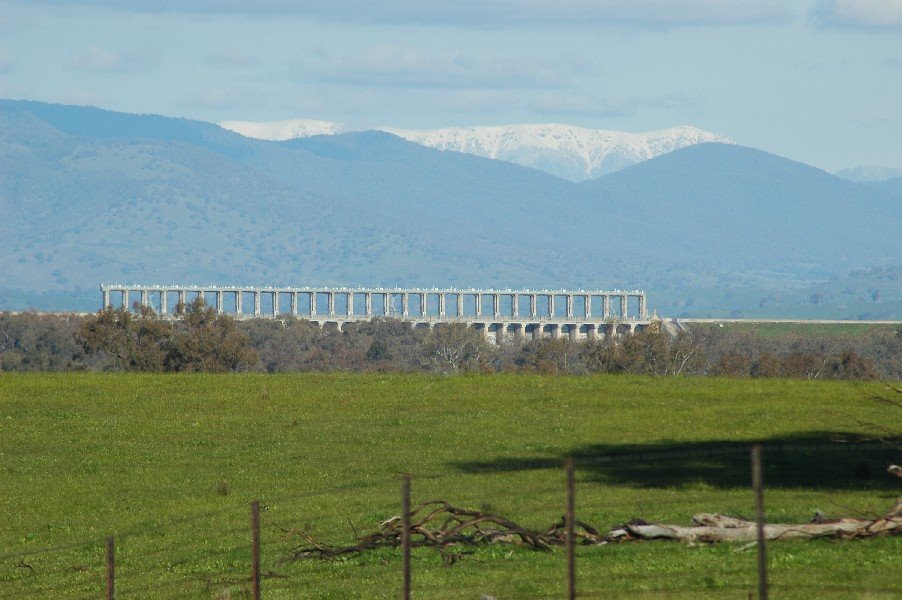 Hume Weir & Mt Bogong by Alastair Bass