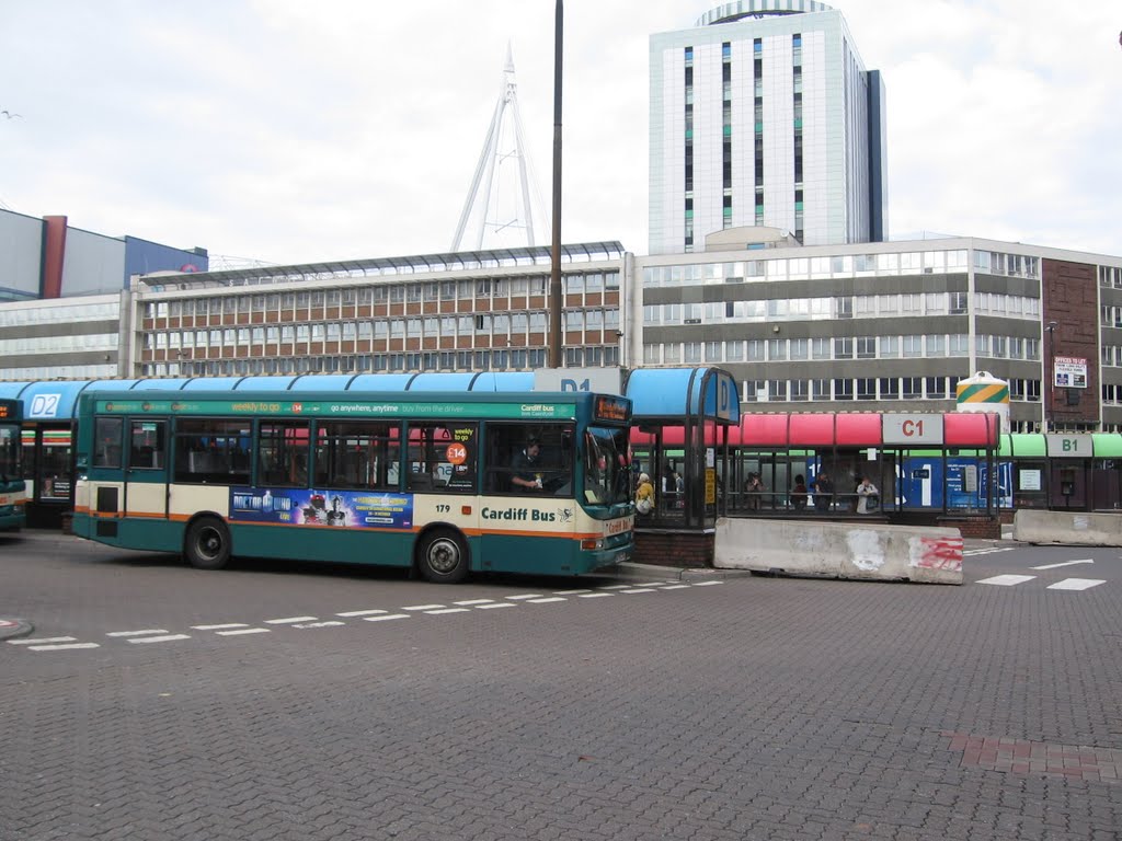 Bus in cardiff by dvir419