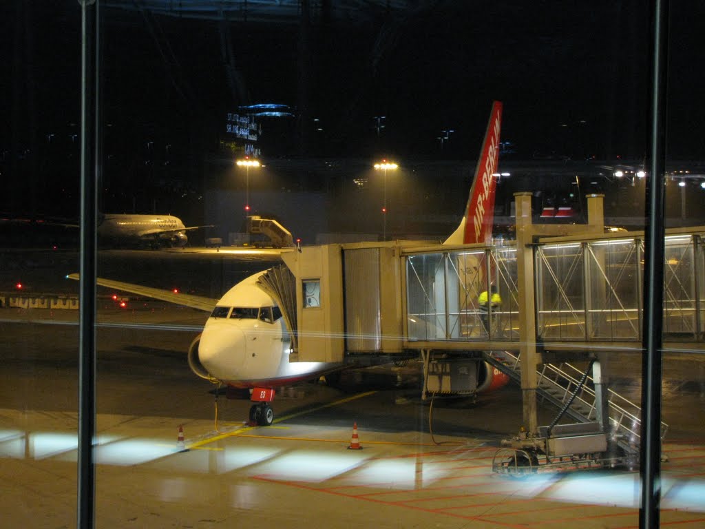 Air Berlin B737-700 at CGN by Marco Kohl