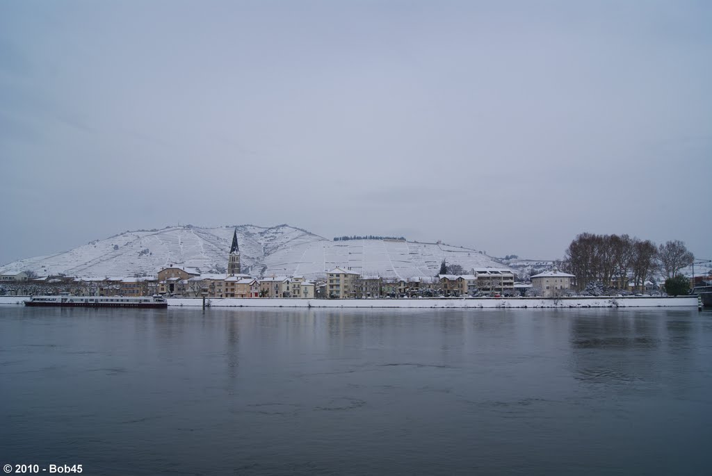 Tournon-sur-Rhône - Vue sur Tain l'Hermitage by Bob45