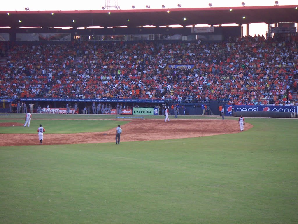 Desde el Luis Aparicio by Anibal Aparicio