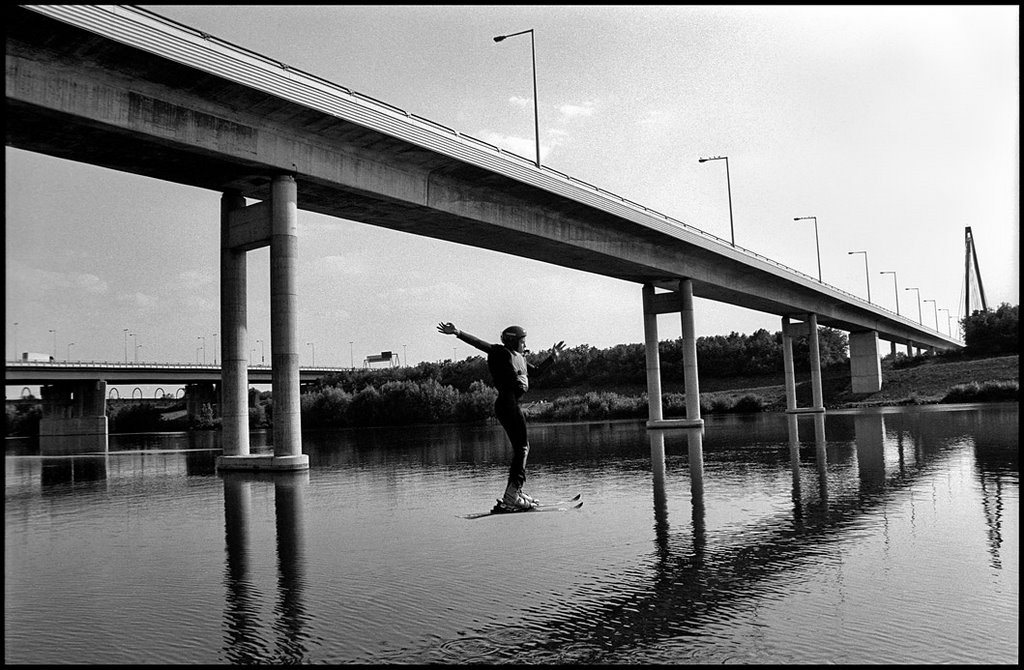 "Neue Donau - Neue Welt" by zwetkoff