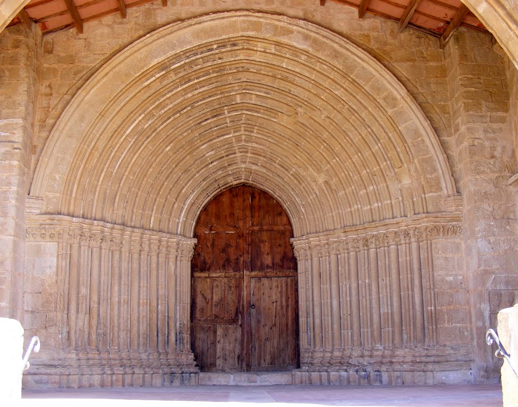 Puerta del Convento de Sant Salvador. Horta de Sant Joan, Tarragona by hilberg