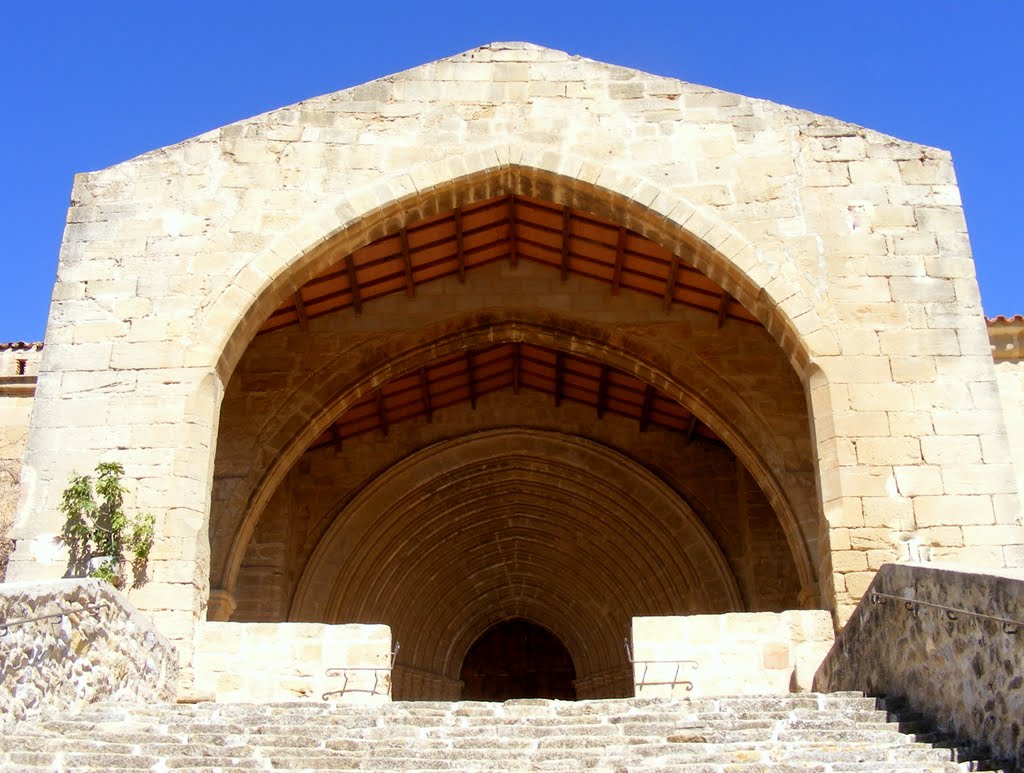 Acceso al Convento de Sant Salvador. Horta de Sant Joan, Tarragona by hilberg