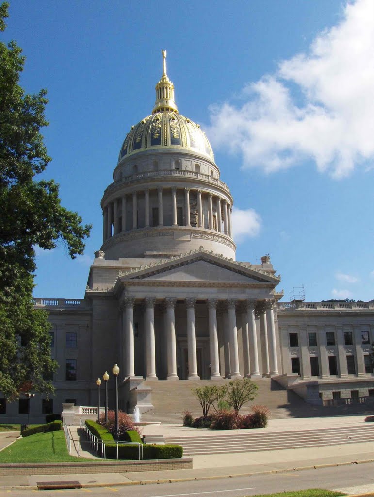 West Virginia State Capitol, GLCT by Robert Maihofer, Great Lakes Casual Traveler