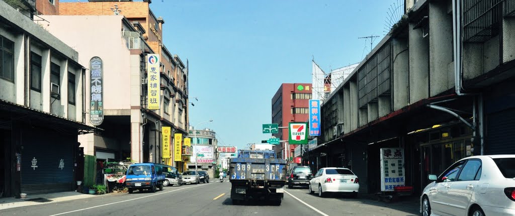 Taoyuan, Taoyuan District, Taoyuan City, Taiwan by ImagingTaipei