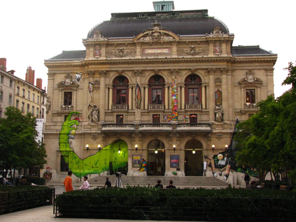 Théâtre des Célestins by jack dunhill