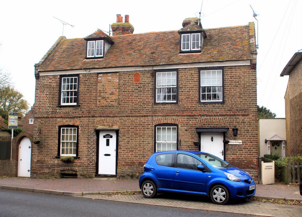 Ellswood Cottage and White Cottage, Sarre by David Carr