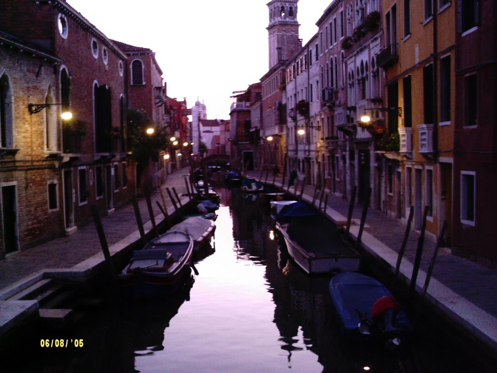 Venedig bei Nacht by Charly Hafner