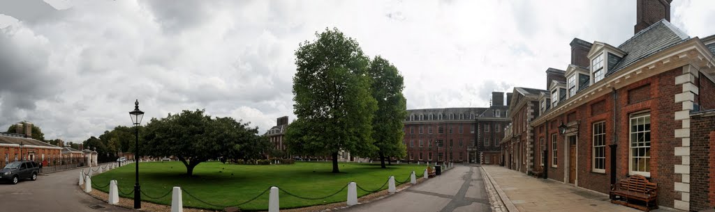 London - Franklin's Row - ICE Photocompilation Viewing from ESE to WSW on Royal Hospital Chelsea 1692 by Sir Christopher Wren by txllxt