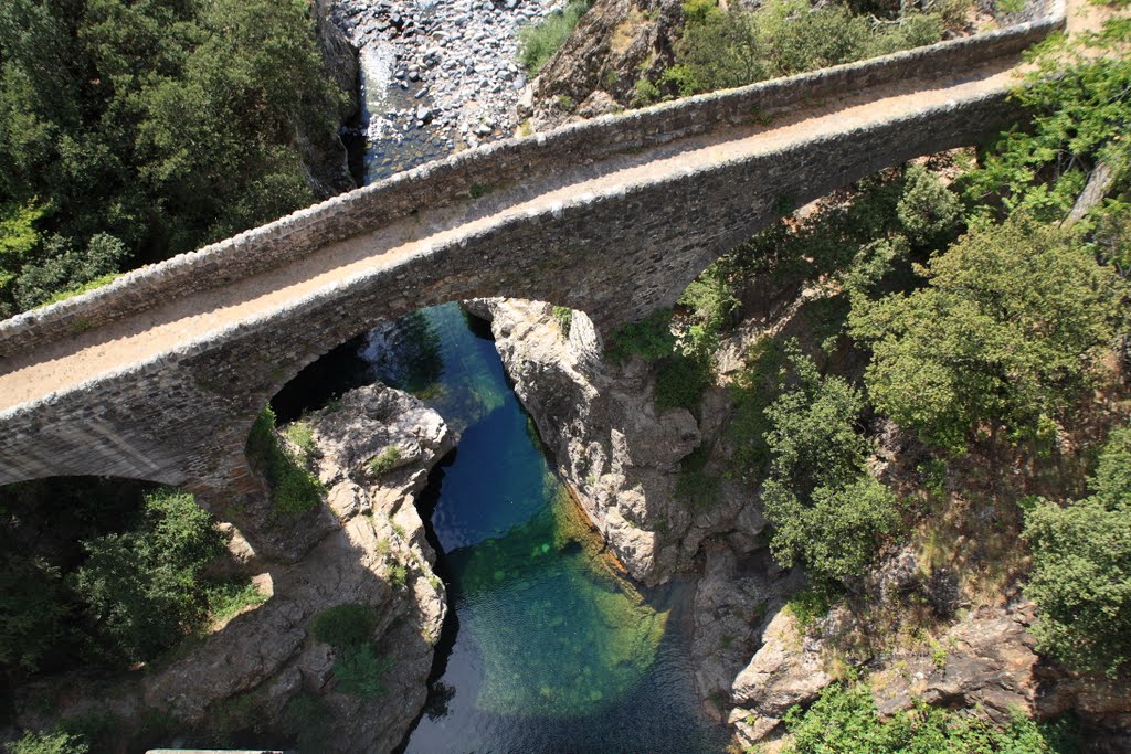 Pont-de-Labeaume : le pont Romain by eLevesque