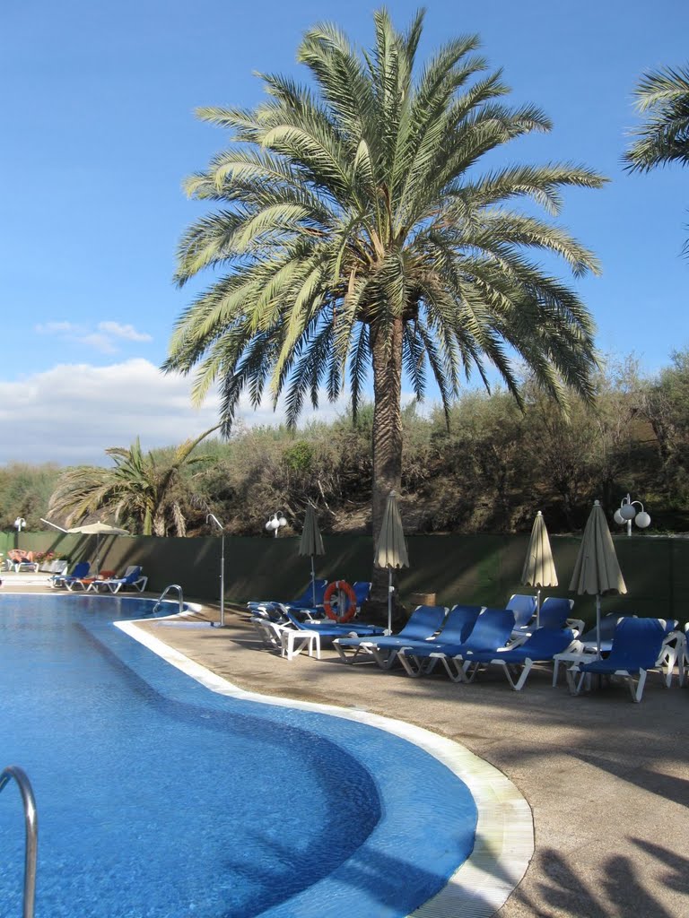 2009 Gran Canaria - St Monica pool area by TheHorn