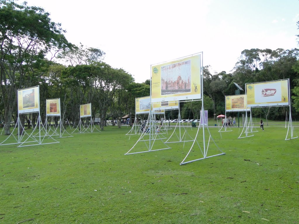 Painéis no Parque Barigui em Curitiba, PR. by Ricardo Mercadante