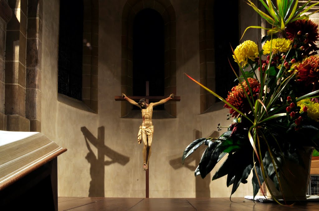 Sindelfingen - es glänzt doch etwas IN der Martinskirche. Das wichtigste halt. by Michael Eckrich-Neub…