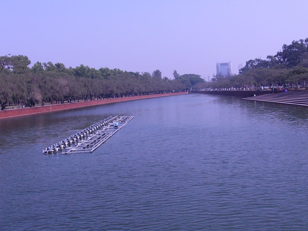 Crescent Lake, Dhaka 2005 by mehrab15262