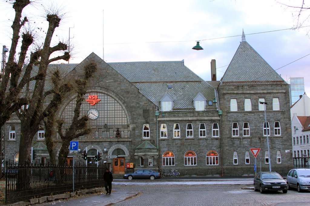 Bergen Railway station by trolvag