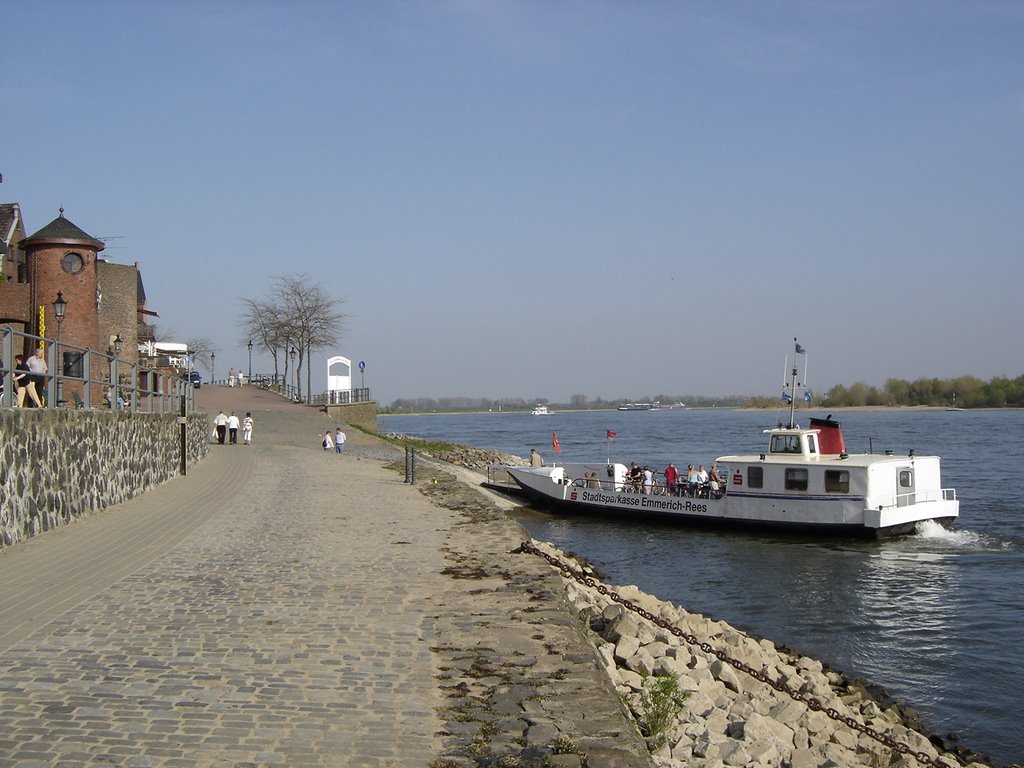 Rheinfähre Rees by harry nl