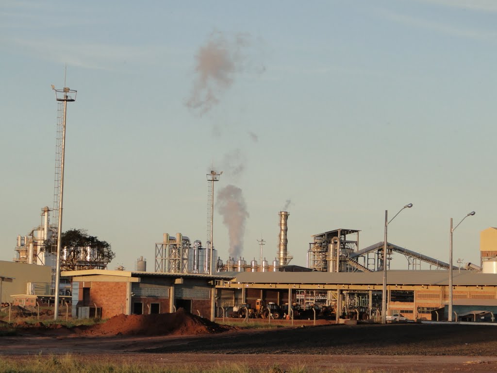 Instalação da Usina de Álcool da Cosan em Caarapó - Mato Grosso do Sul - Brasil by Paulo Yuji Takarada