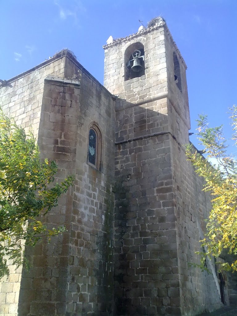 Torre campanario de la iglesia de Ceclavín. by o rey do café